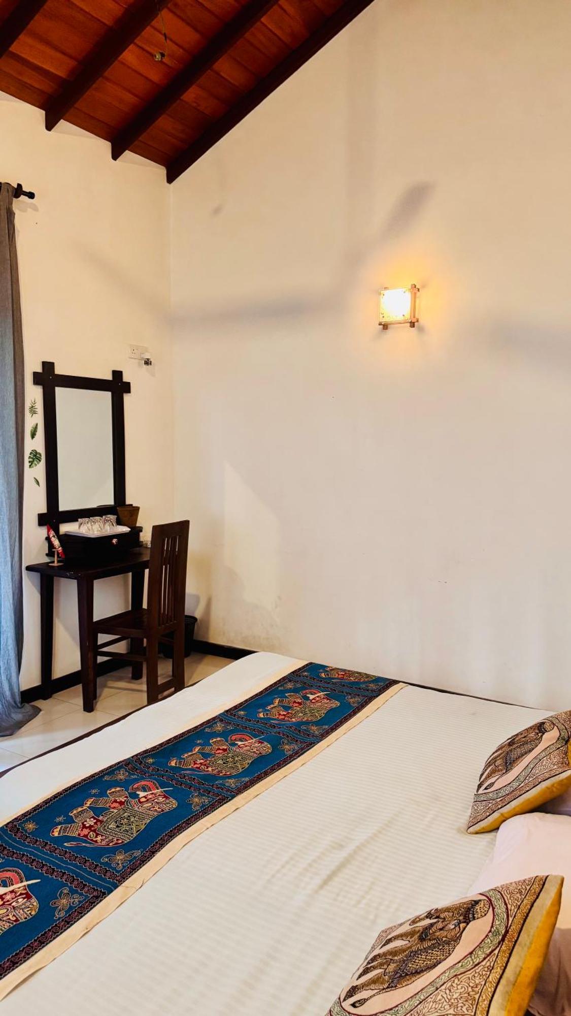 Sritaly Inn 미리사 외부 사진